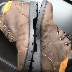 Timberland boots NEARLY NEW! size 6 big boys